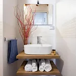Sailing Apartment